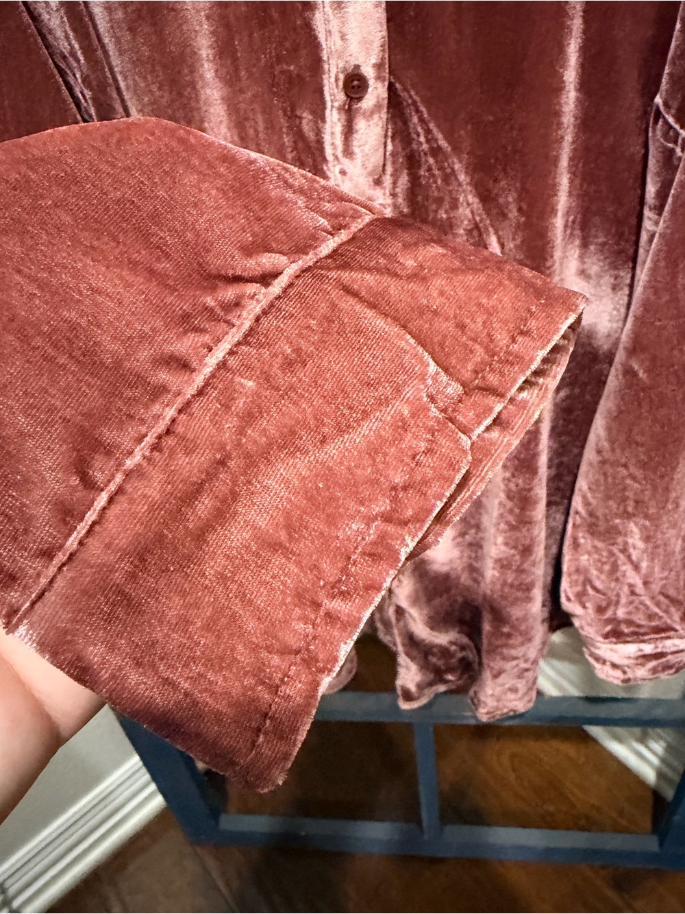 Torrid Dusty Rose Velvet Button-Down Shirt 2x - Picture 5 of 7